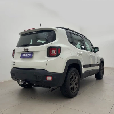 Foto 4: JEEP RENEGADE SPORT AT D 2017 Foto 4: JEEP RENEGADE SPORT AT D 2017