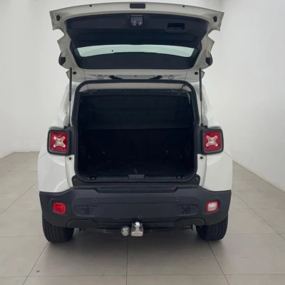 Foto 8: JEEP RENEGADE SPORT AT D 2017 Foto 8: JEEP RENEGADE SPORT AT D 2017