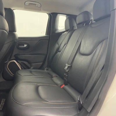 Foto 15: JEEP RENEGADE SPORT AT D 2017 Foto 15: JEEP RENEGADE SPORT AT D 2017