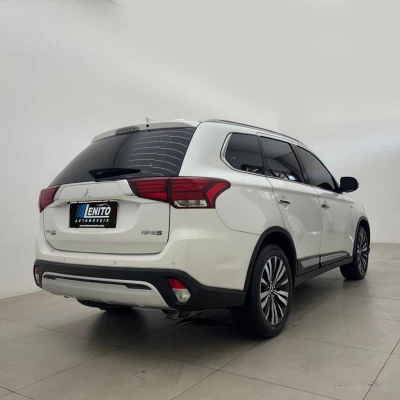 Foto 4: MITSUBISHI OUTLANDER 3.0 HPES 2019