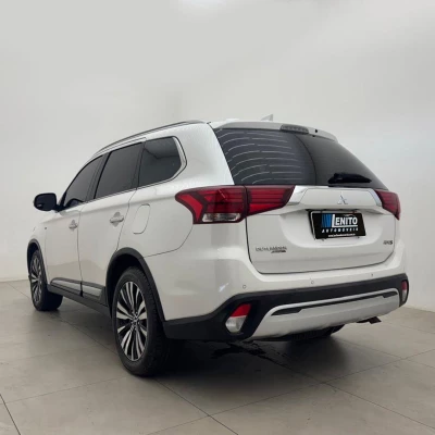 Foto 6: MITSUBISHI OUTLANDER 3.0 HPES 2019