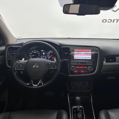 Foto 10: MITSUBISHI OUTLANDER 3.0 HPES 2019