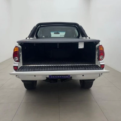 Foto 7: MITSUBISHI L200 TRITON 2.4 HLS 2015 Foto 7: MITSUBISHI L200 TRITON 2.4 HLS 2015