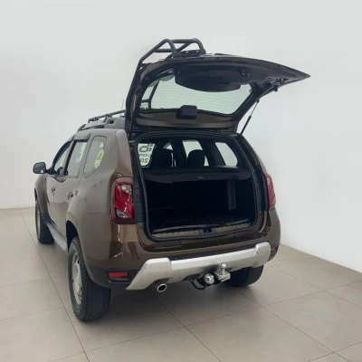 Foto 9: RENAULT DUSTER 20 D 4X4 2016