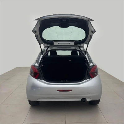 Foto 9: PEUGEOT 208 ACT PACK MT 2017 Foto 9: PEUGEOT 208 ACT PACK MT 2017