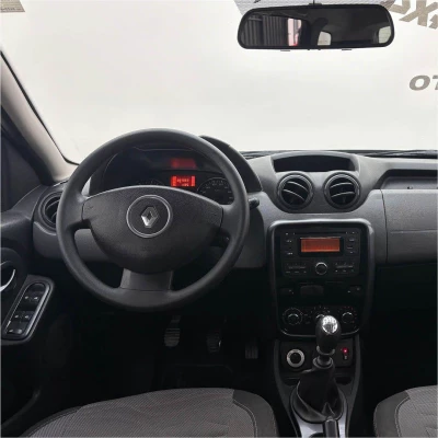 Foto 10: RENAULT DUSTER 20 D 4X4 2013 Foto 10: RENAULT DUSTER 20 D 4X4 2013