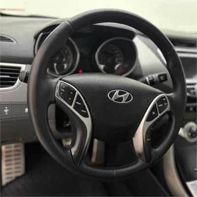 Foto 12: HYUNDAI ELANTRA GLS 2013